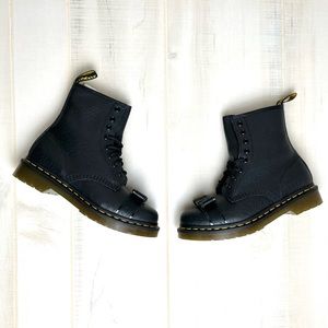 Dr. Martens 1460 Crackle Bow Leather Boots Size 7